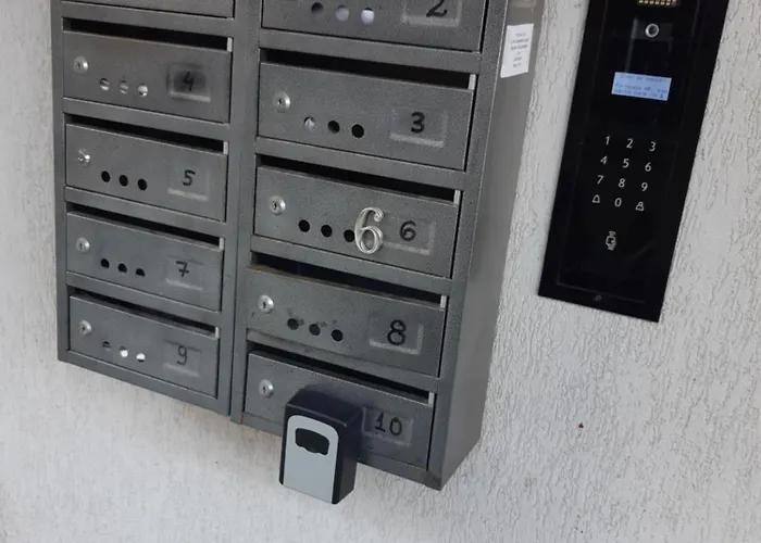 Buna Ziua Tonitza Nic. Apartmán Kluž